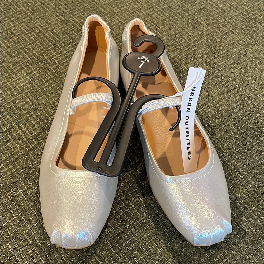 Urban Outfitters Silver Ballet Flats (sz 9)